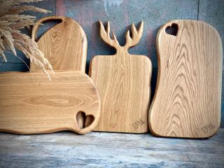 Řekněte to prkénkem…🦌❤️ #odlobo #valentyn #darekprozenu #darekpromuze #originalnidarek #prkenko #svatebnidekorace